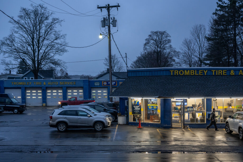 Harry Littell&nbsp;• <em>Groton Avenue, Cortland, 2022</em>&nbsp;• Archival digital print&nbsp;• 40″×&nbsp;29″&nbsp;• $1,250.00<a class="purchase" href="https://state-of-the-art-gallery.square.site/product/harry-littell-groton-avenue-cortland-2022/3378" target="_blank">Buy</a>